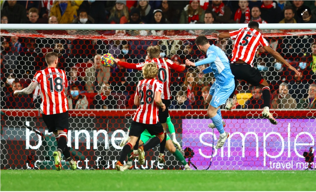 man city de bep brentford o vong 20 ngoai hang anh 2020 21 hinh 9