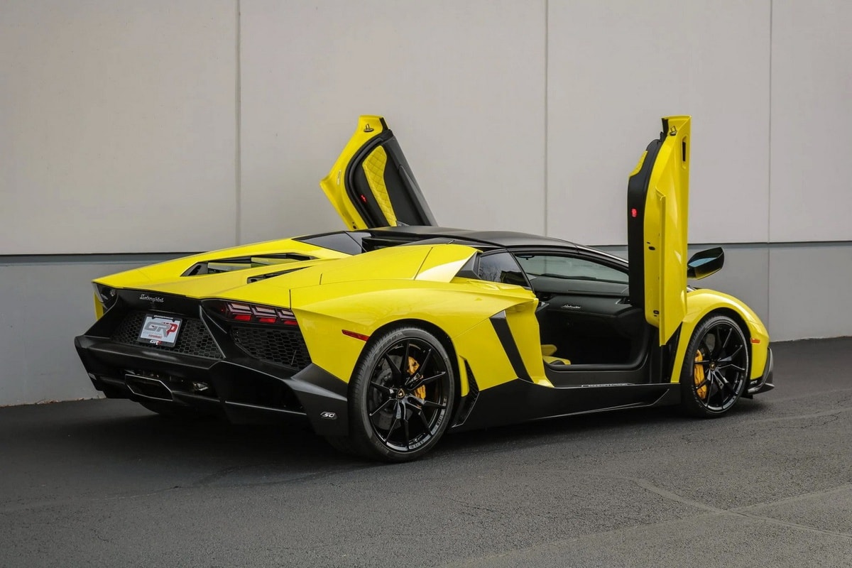 sieu xe lamborghini aventador 50th anniversario duoc ban dau gia hinh 8