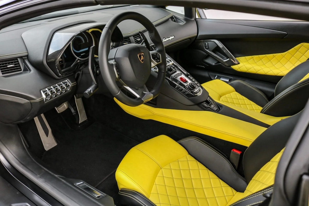 sieu xe lamborghini aventador 50th anniversario duoc ban dau gia hinh 5