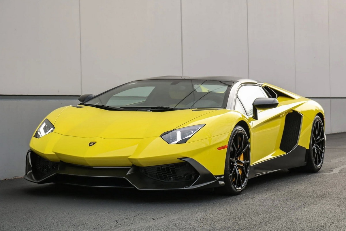 sieu xe lamborghini aventador 50th anniversario duoc ban dau gia hinh 4