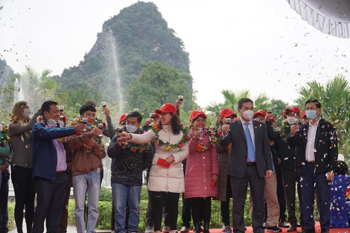 nhung du khach dau tien xong dat quang binh dau nam 2022 hinh 2