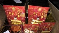 tam giu 2 doi tuong dung o to van chuyen 49 kg phao no hinh 1