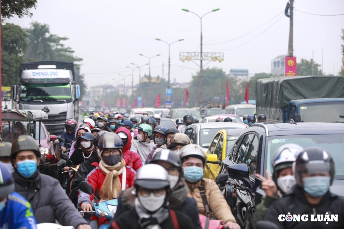 nguoi dan quay tro lai ha noi sau 3 ngay nghi le nhung khong xay ra un u hinh 4