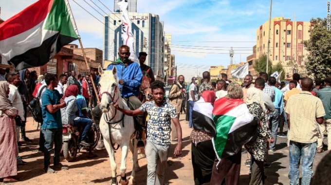 thu tuong hamdok cua sudan tu chuc sau khi khong khoi phuc duoc che do dan su hinh 2