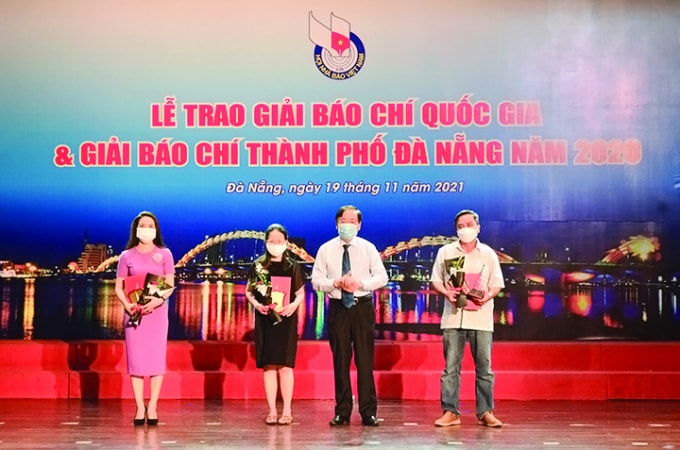 nha bao nguyen phong lan toi muon mang tinh than nghe thuat vao trong tac pham phong su hinh 1