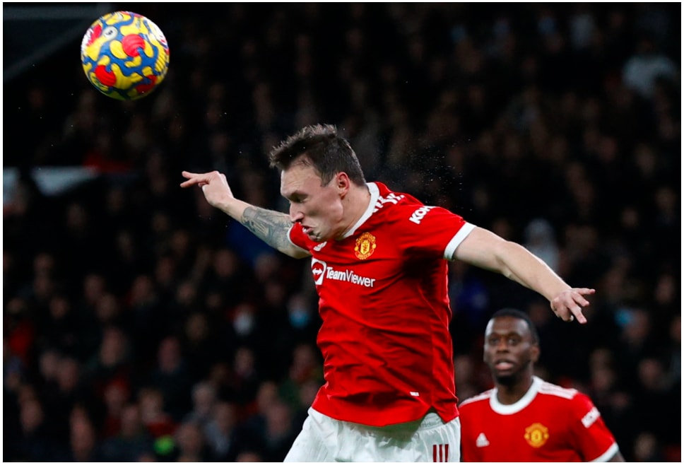 phil jones tro lai doi hinh mu sau hon 700 ngay hinh 3