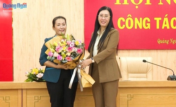 ba dinh thi hong minh lam pho bi thu tinh uy quang ngai hinh 1