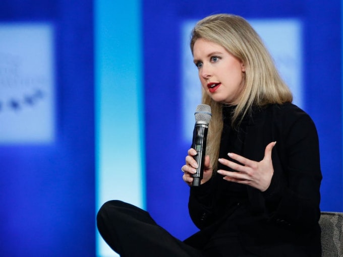 elizabeth holmes tu nu hoang xinh dep thung lung silicon den ke lua dao vi dai hinh 1