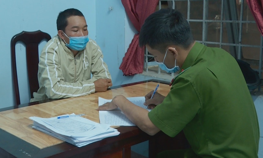 nam thanh nien chiem dung 400 tai khoan facebook lua dao hon 10 ti dong hinh 1