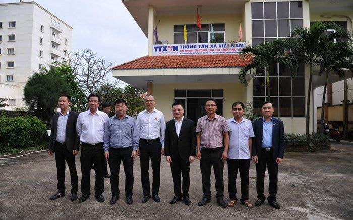 chu tich hoi nha bao viet nam gap mat cac co quan thong tan bao chi va hoi nha bao tinh phu yen hinh 2