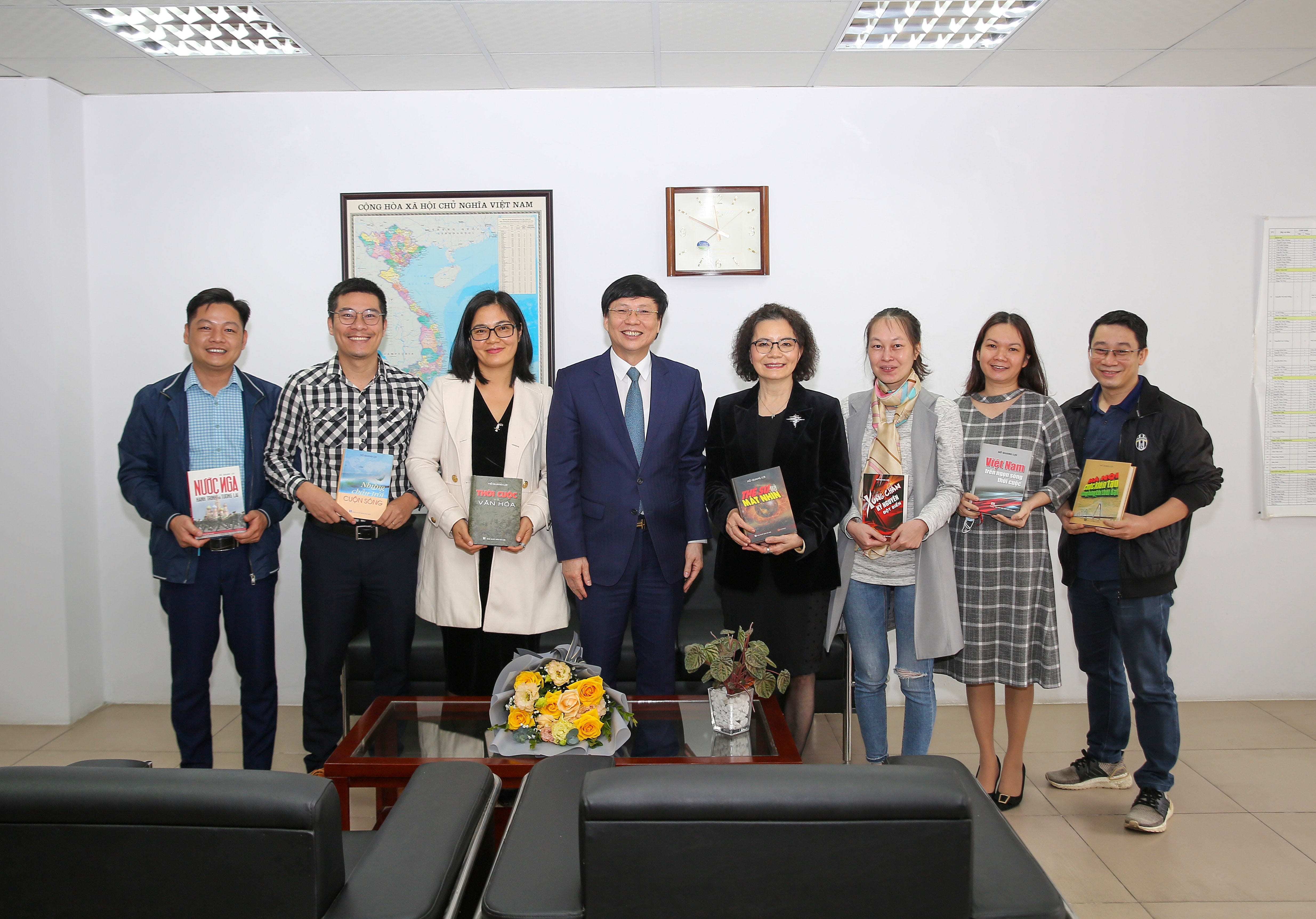 gap mat chia tay cac dong chi truong pho ban don vi tai co quan trung uong hoi nha bao viet nam hinh 10