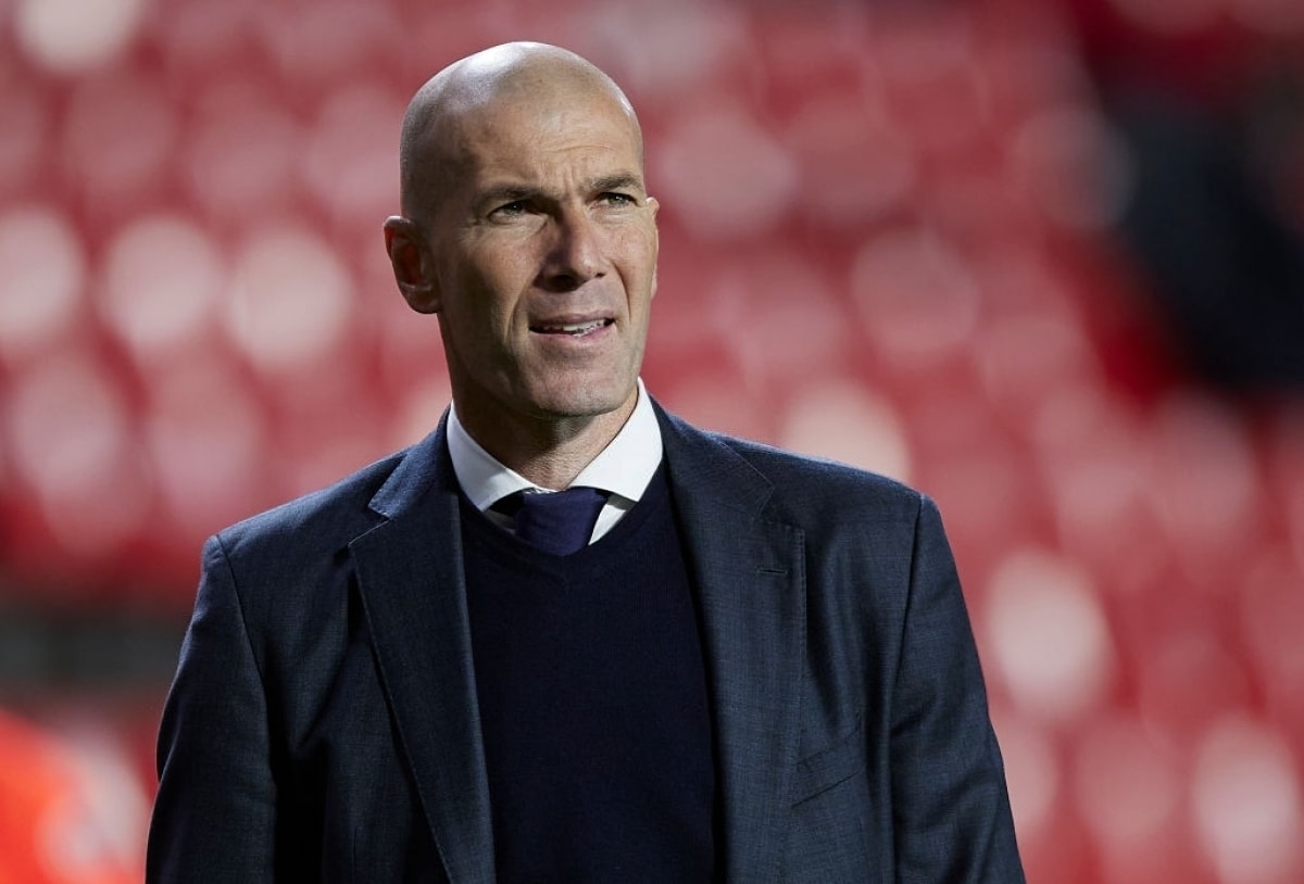 he lo ve ben do moi cua hlv zinedine zidane hinh 1