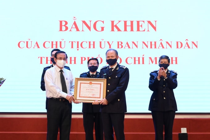 khoi thong hang hoa giua dai dich hinh 2