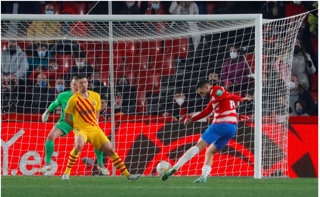 clb barca danh roi chien thang o phut 89 hinh 9