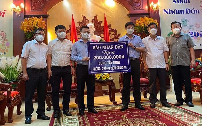bao chi gop phan tao su dong thuan dinh huong du luan xa hoi hinh 1