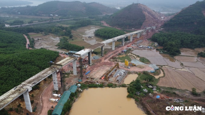 hinh anh cao toc cam lo la son hoi ha thi cong nhung ngay dau nam 2022 hinh 9