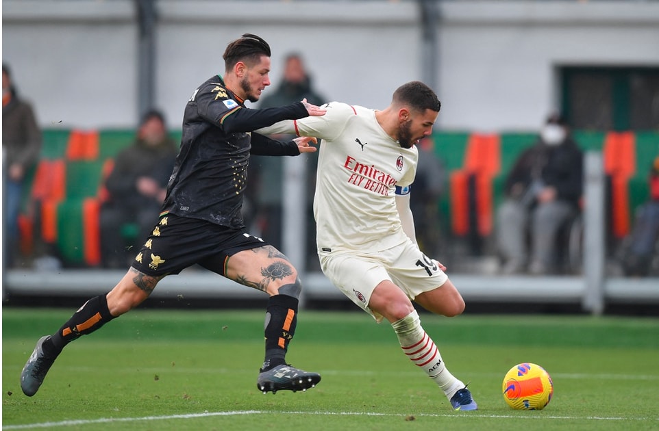 ac milan de bep venezia o vong 21 serie a hinh 5