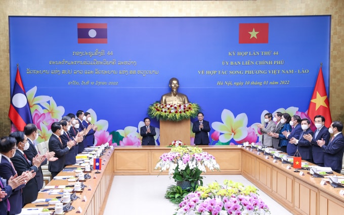 cu the hoa cac y kien ket luan cua bo chinh tri hai nuoc viet nam lao hinh 2