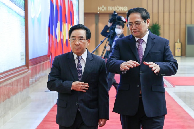 cu the hoa cac y kien ket luan cua bo chinh tri hai nuoc viet nam lao hinh 3
