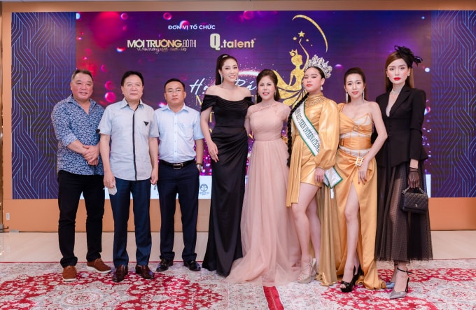 dan giam khao dinh dam hoi ngo tai hop bao miss teen international viet nam 2021 hinh 1