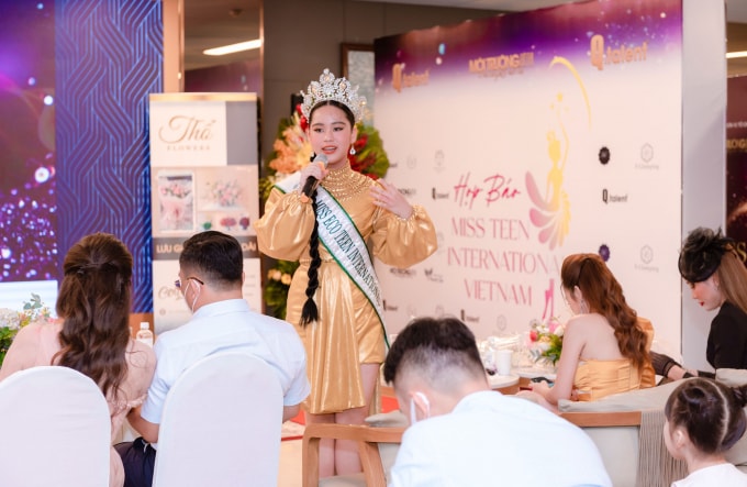 dan giam khao dinh dam hoi ngo tai hop bao miss teen international viet nam 2021 hinh 4