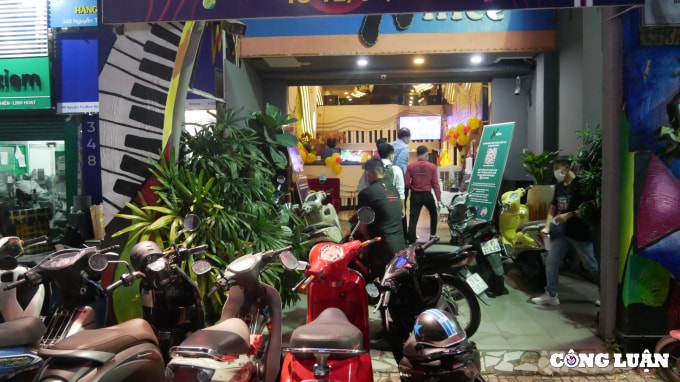 quan karaoke tai tp hcm kin phong khach phai den tu som de duoc hat hinh 7
