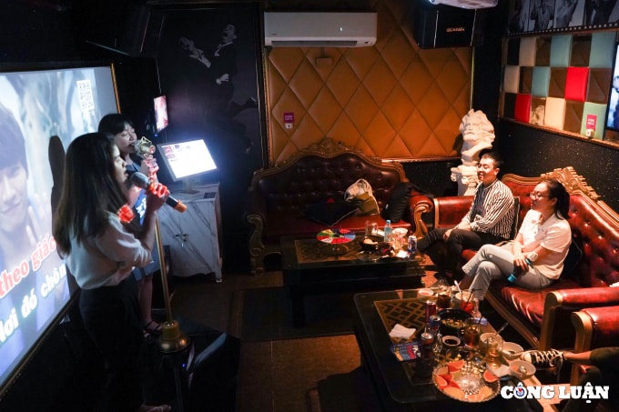 quan karaoke tai tp hcm kin phong khach phai den tu som de duoc hat hinh 1