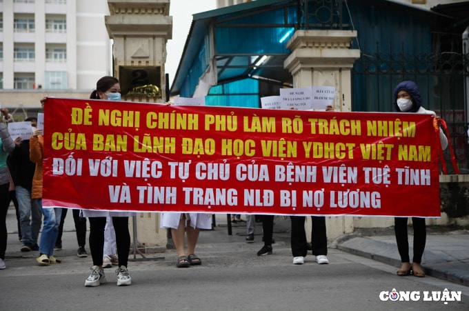 ha noi gan 50 nhan vien benh vien tue tinh xuong duong cau cuu vi bi no luong hinh 6