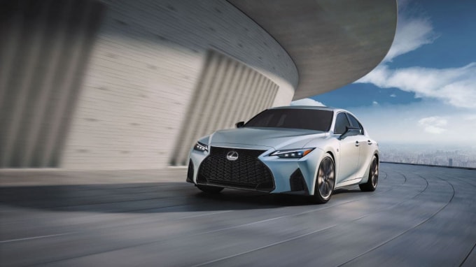 lexus viet nam gioi thieu dong xe the thao f sport lan dau tien tai viet nam hinh 3