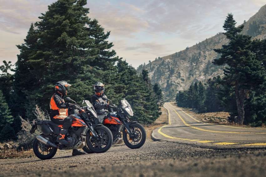 ktm 390 adventure 2022 ra mat tai malaysia hinh 1