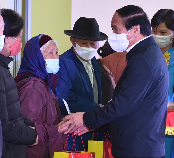 pho thu tuong le van thanh du chuong trinh tet sum vay  xuan binh an nam 2022 hinh 2