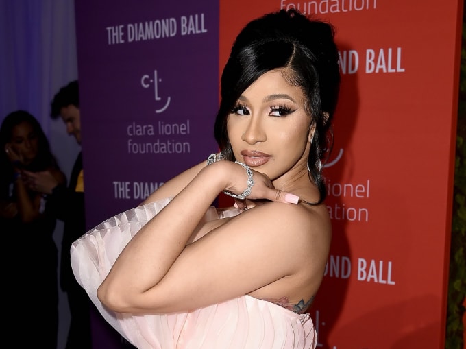 tin don ban dam tung khien cardi b tu tu hinh 2