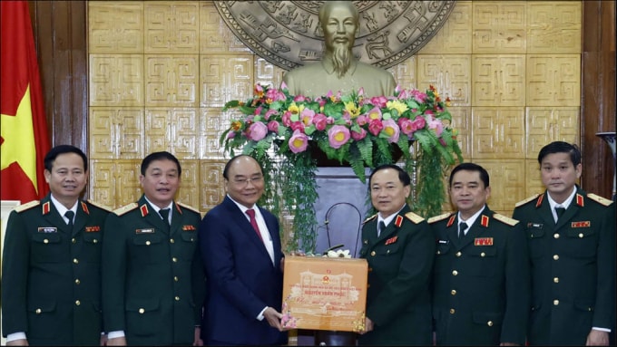 chu tich nuoc nguyen xuan phuc tham va lam viec tai bo tu lenh quan khu 5 hinh 1