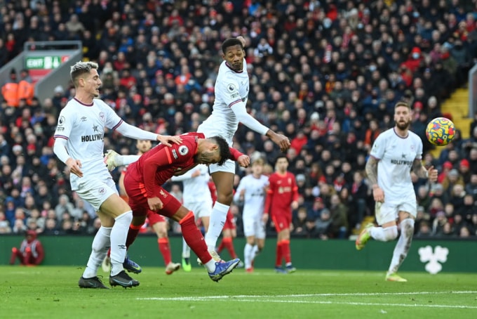 danh bai brentford liverpool chiem vi tri thu 2 cua chelsea hinh 5