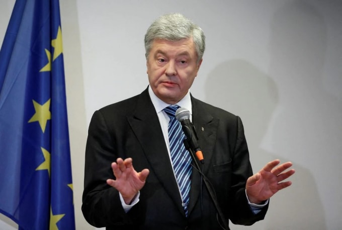 cuu tong thong poroshenko se tro lai ukraine de tranh cu bat chap co the bi bat hinh 1