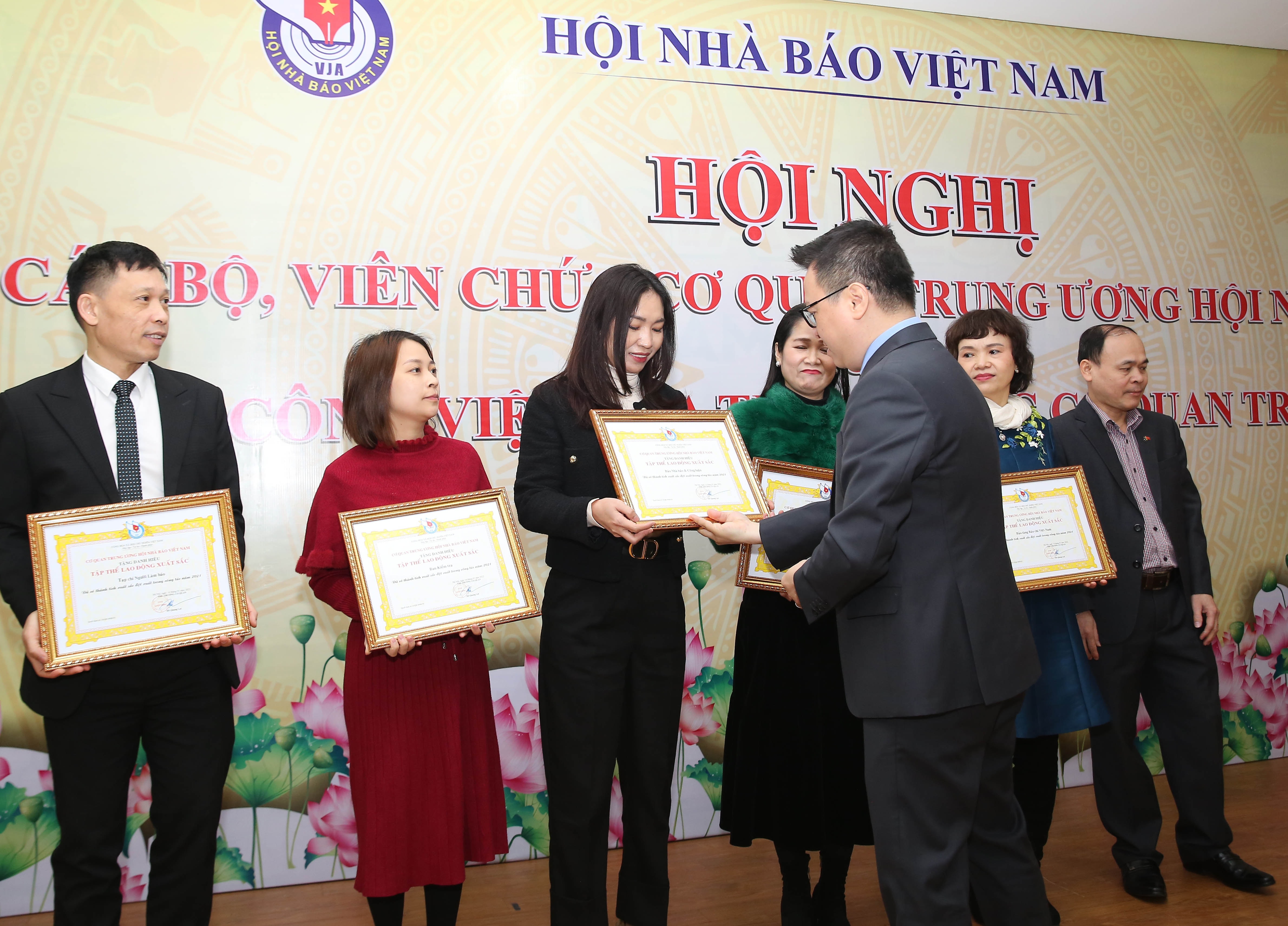 chu dong linh hoat trien khai hoan thanh tot cac nhiem vu duoc giao hinh 4
