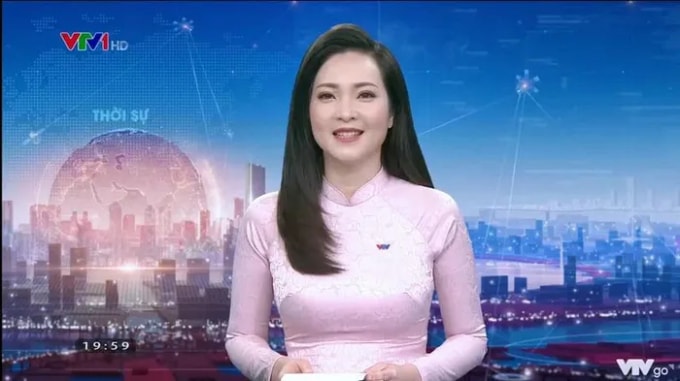 nhan sac cua nu btv nguoi thay hoai anh dan thoi su 19h hinh 2