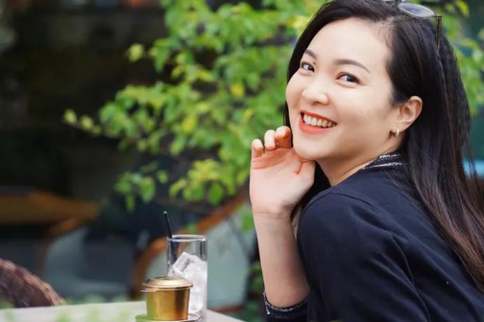 nhan sac cua nu btv nguoi thay hoai anh dan thoi su 19h hinh 4