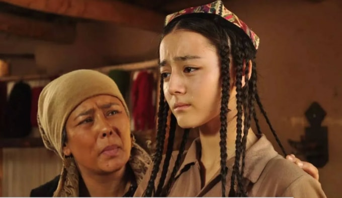 nhung sao nu hoa ngu van xinh dep trong vai dien ngheo kho rach ruoi hinh 4