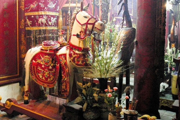 net van hoa lich su dac sac cua 4 ngoi den thieng trong thang long tu tran hinh 2