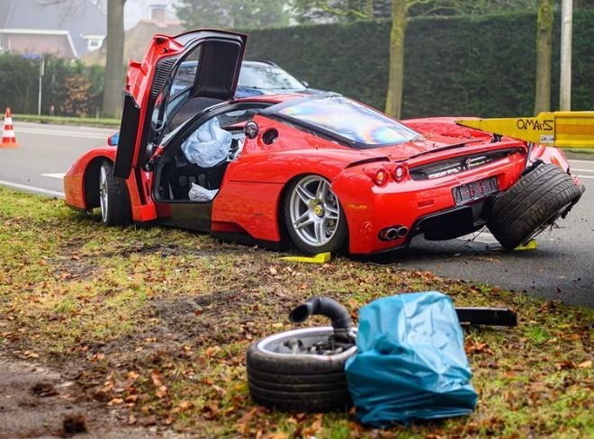 sieu xe hang hiem ferrari enzo hu hong nang sau tai nan hinh 2