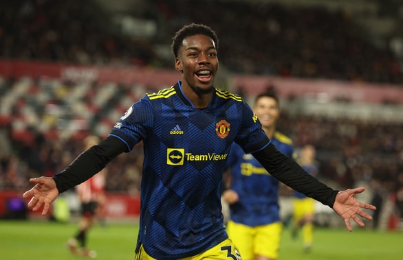 vui dap brentford man utd ap sat top 4 ngoai hang anh hinh 1