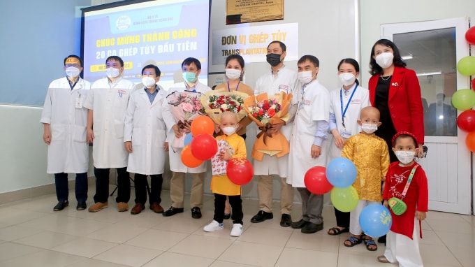 thua thien hue ghep te bao goc thanh cong cho 20 tre em mac ung thu hinh 1