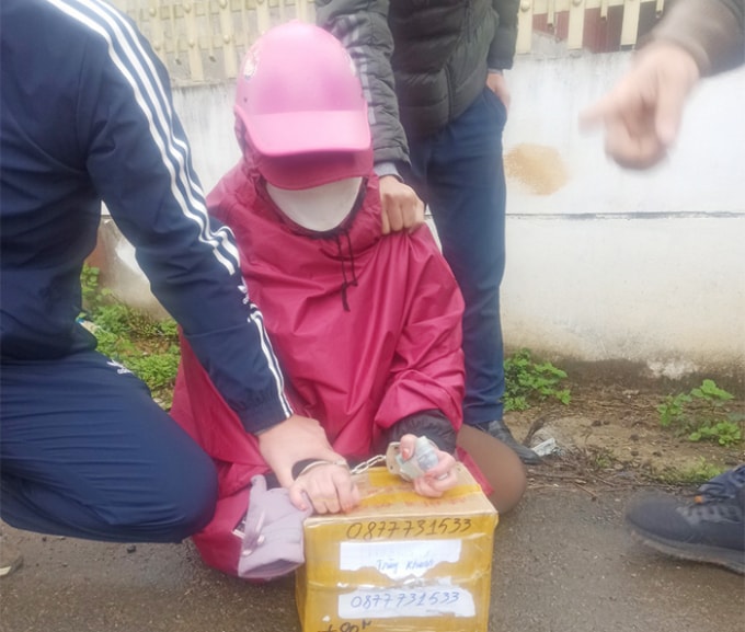 nu giao vien om chuyen ma tuy ngay can tet de ban kiem loi hinh 1