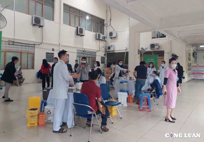 quang ninh hoan thanh tiem vac xin mui 3 cho nguoi truong thanh truoc tet nguyen dan hinh 1