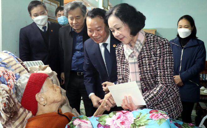 truong ban to chuc trung uong tham va chuc tet dang bo chinh quyen va nhan dan yen bai hinh 2