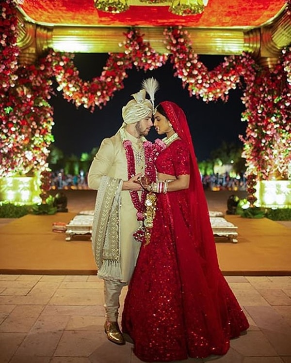 hoa hau the gioi priyanka chopra va chong tre co con nho phuong phap mang thai ho hinh 4