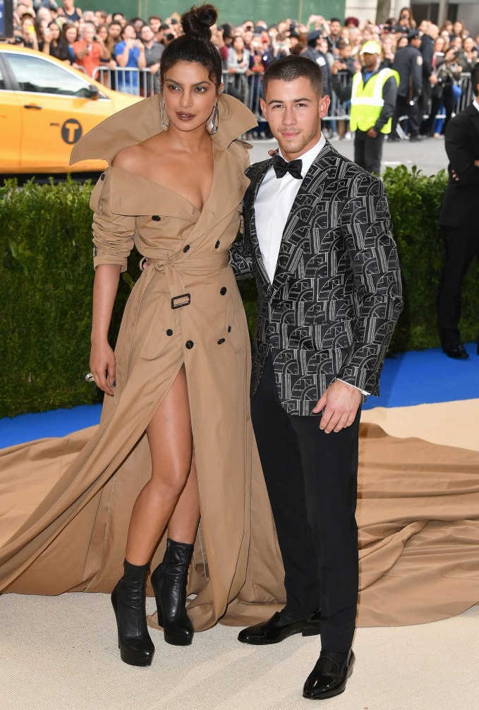 hoa hau the gioi priyanka chopra va chong tre co con nho phuong phap mang thai ho hinh 2