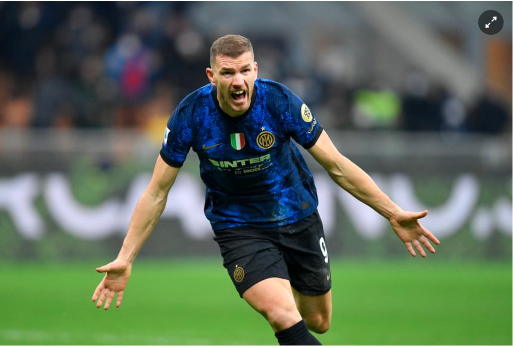 inter milan thang nguoc venezia o phut 90 giu vung ngoi dau serie a hinh 1