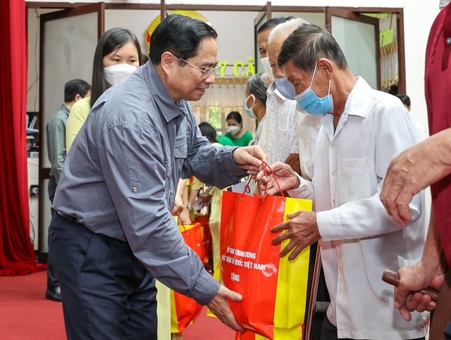 thu tuong don nguoi dan ve que an toan cham lo de moi nguoi deu co tet hinh 1